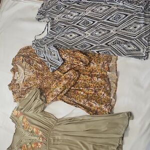 Three Womens Dress Size Medium. Measure In Drescription